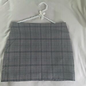 EXPRESS Plaid Mini Skirt 

Size: 6
Condition: New